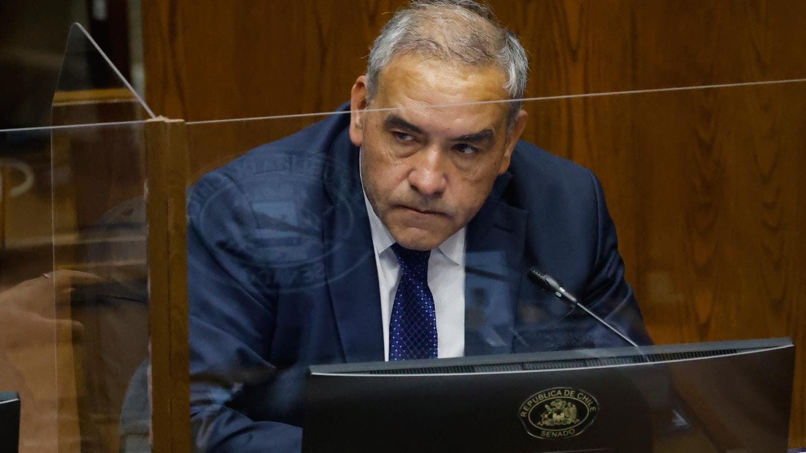 Senador Fidel Espinoza sobre el diputado Manouchehri: "Me voy a querellar porque él está acostumbrado a mancillar a todo el mundo"
