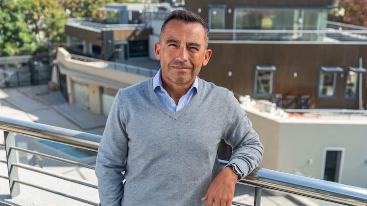 Cristian Leyton sobre Terrazas San Cristóbal: “Se diseñó con la idea de que el barrio se abriera y destacar la casa de Neruda”