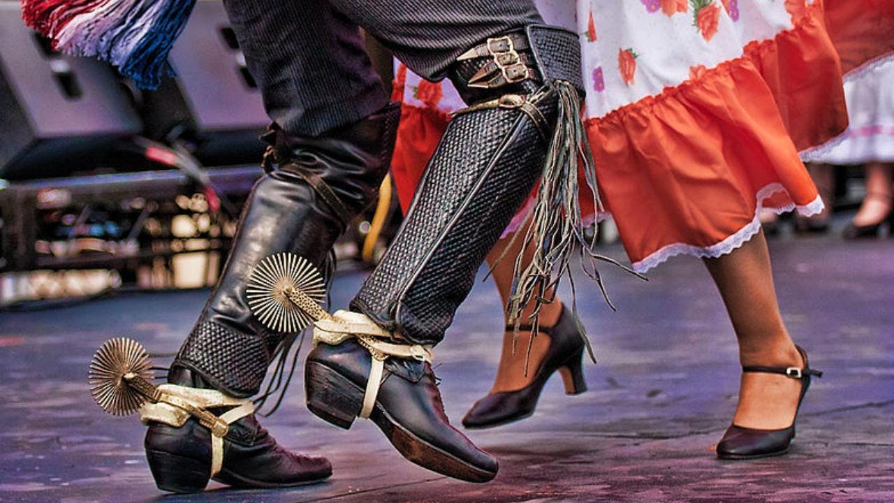¿Cuál es el origen de la cueca y cómo ha evolucionado?