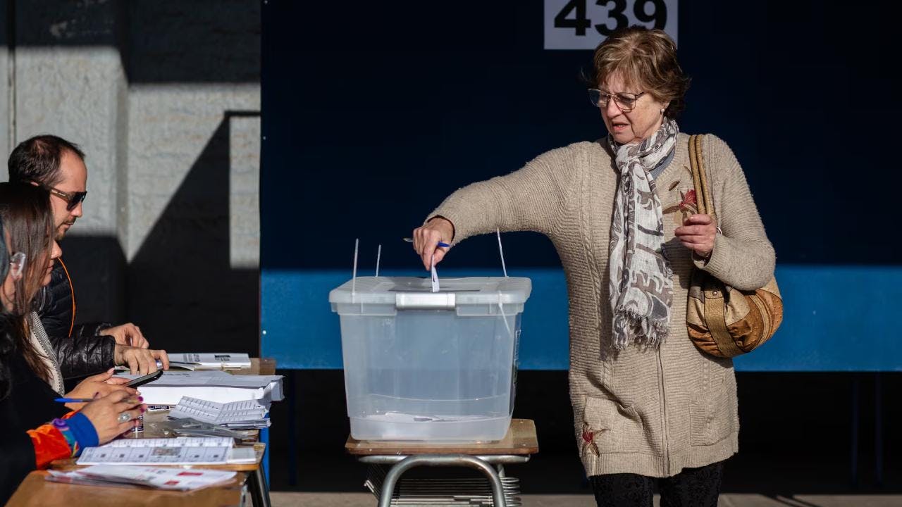 Con votos divididos y duros cruces políticos: Cámara aprueba proyecto que establece multas por no votar