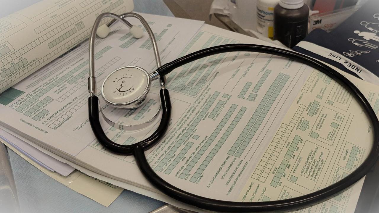 Gobierno ingresa proyecto que busca regular uso de licencias médicas: ¿De qué se trata?
