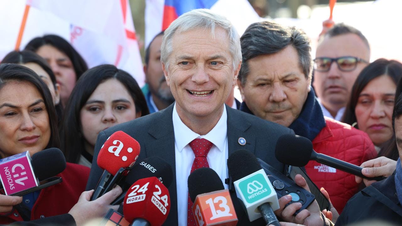 Kast asegura frente a Matthei “sería una tremenda noticia que los dos pasemos a segunda vuelta”