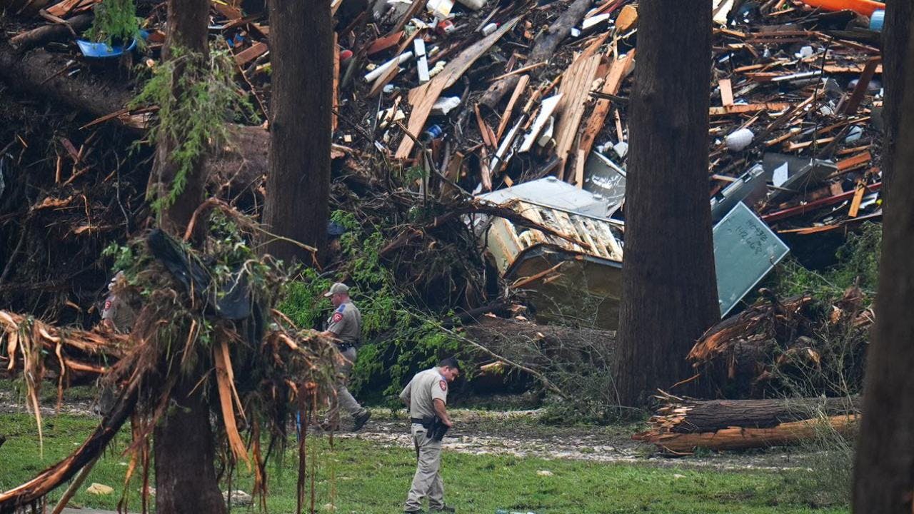 Sistema de alerta deficientes, falta de infraestructura y despidos masivos: Las problemáticas que salieron a la luz luego de la inundación en Texas