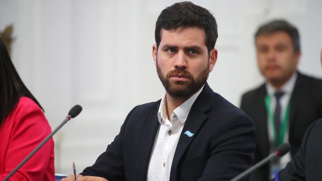 Diego Ibáñez sobre las propuestas de Jara: “Hay materia que debatir, pero están las condiciones para construir esa unidad. No va a ser complejo para ella”
