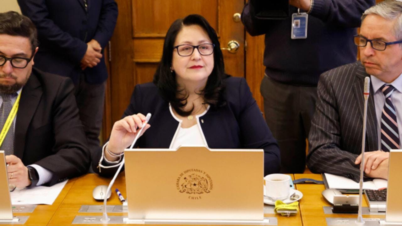 Contraloría investiga a funcionarios que usaron licencias médicas para apostar, viajar y trabajar