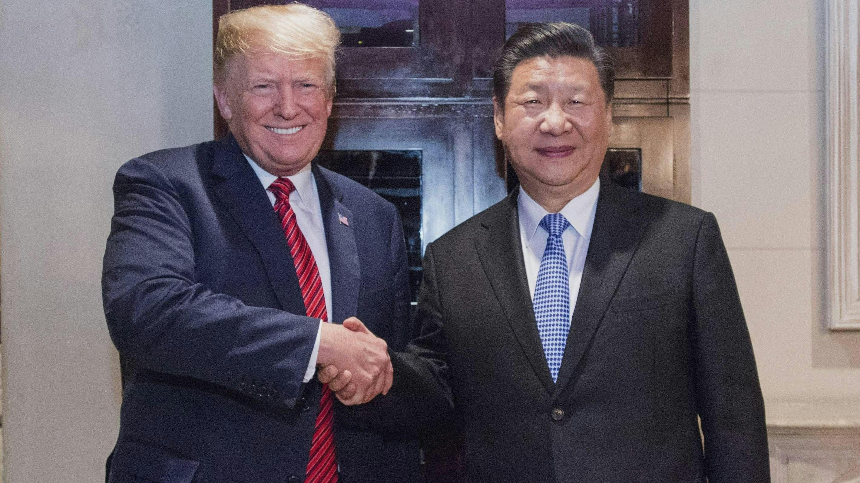 Estados Unidos y China llegan a un acuerdo en Londres y firman pacto comercial