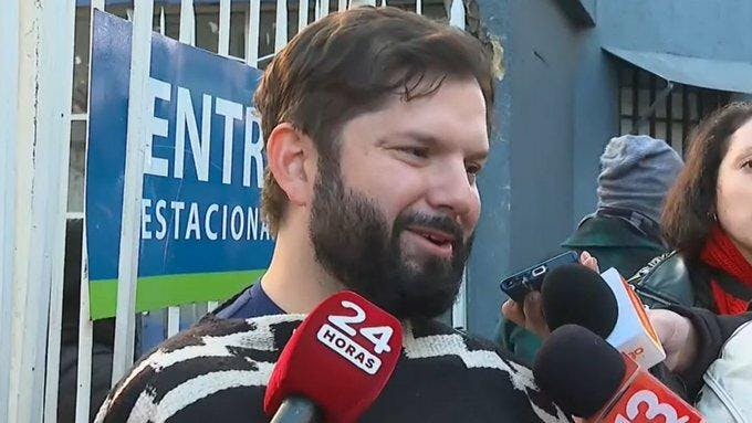 Presidente Boric confirma que Paula Carrasco y su hija “están bien” y asegura que se encuentra “doblemente enamorado”