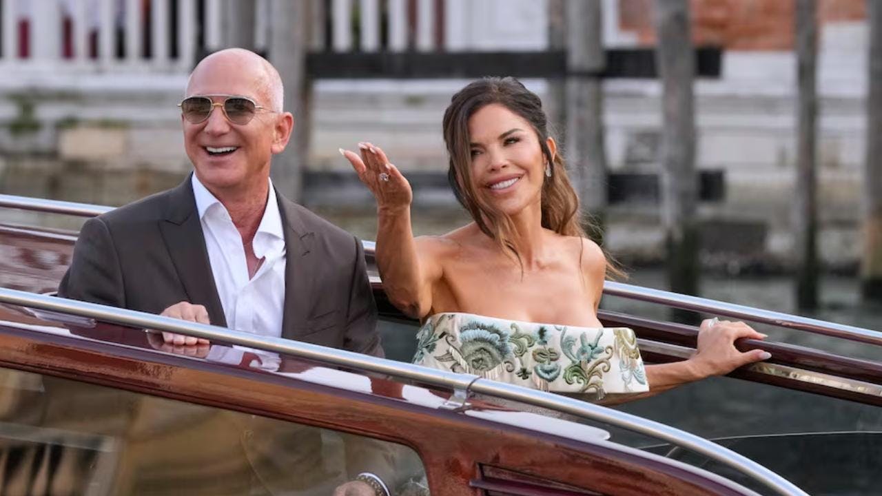 Las protestas en Venecia obligan a Jeff Bezos a cambiar el lugar de su millonario matrimonio