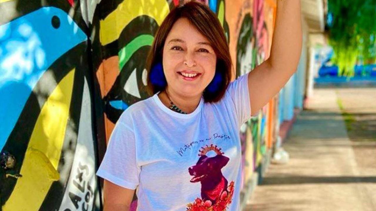 Jeannette Jara hace mea culpa por utilizar polera del perro “Matapacos”: “Una tontera de mi parte”