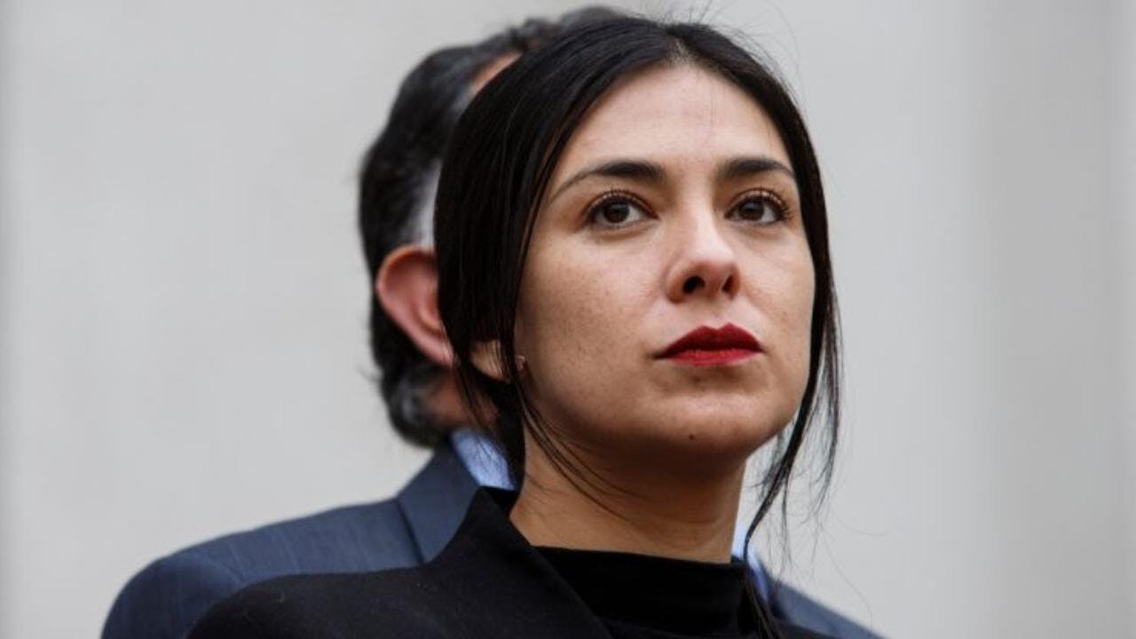Cariola acusa “operación política” y dice que filtraciones son “medidas desesperadas de la fiscalía”