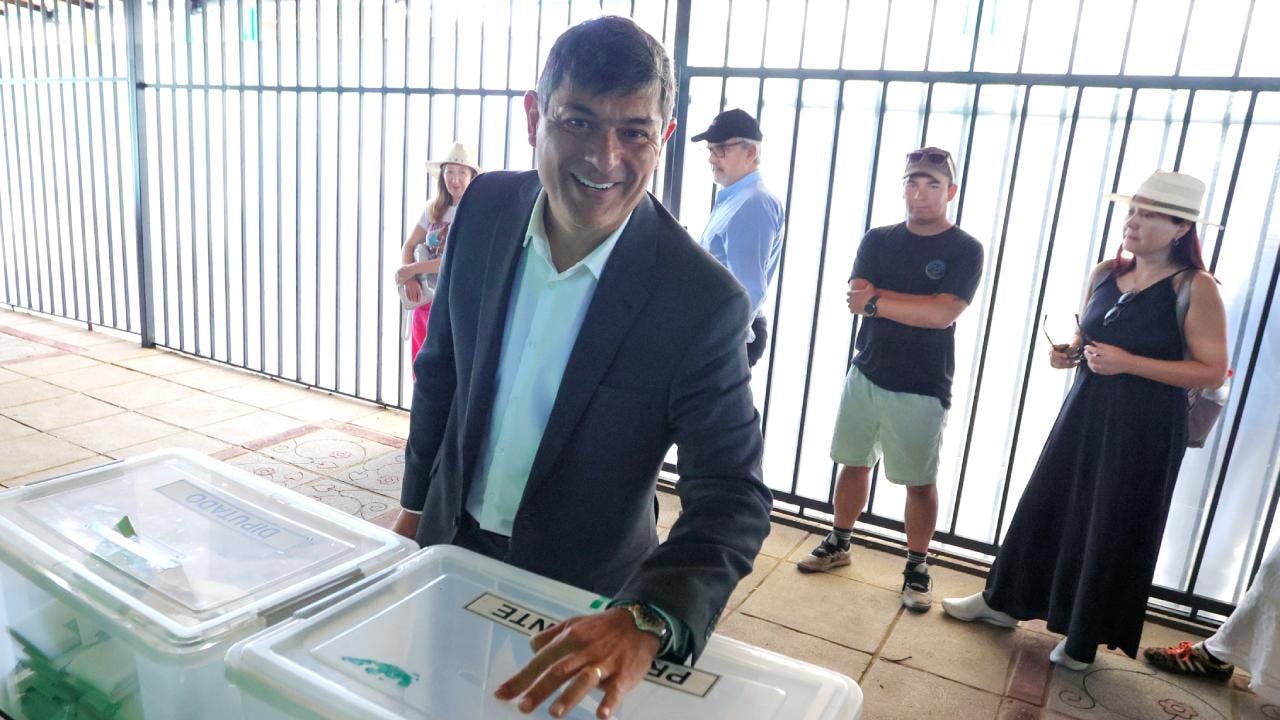 Franco Parisi: "Vamos a pasar a segunda vuelta entre 21 y 22 %  y va a quedar claro que Chile está buscando el centro"