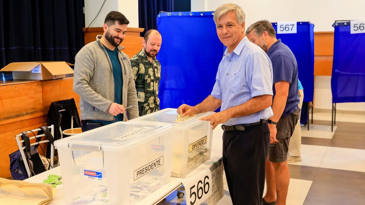 Harold Mayne-Nicholls votó en Las Condes