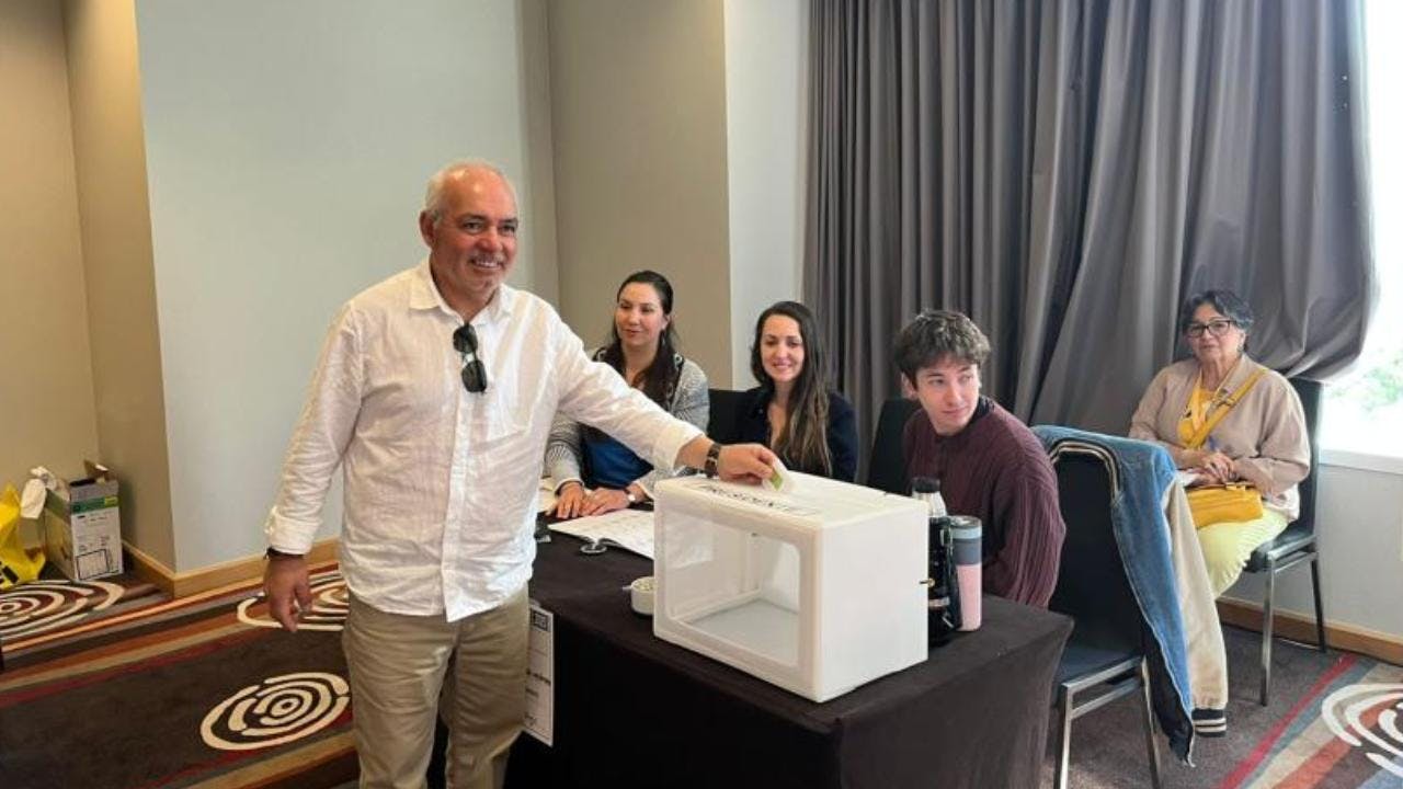 Voto en el exterior: Primeros resultados ponen a Jara en primer lugar y a Kaiser en el segundo
