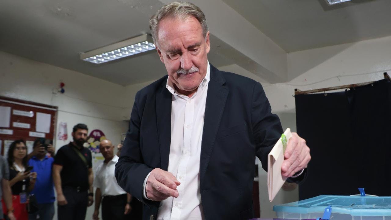 Eduardo Artés reconoce derrota: "Estoy contento porque hemos recibido un apoyo muy grande a lo largo de todo el país”
