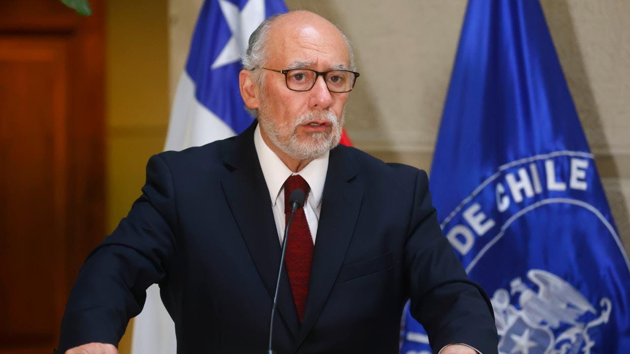 Iván Flores: “La DC no llegará a un acuerdo de candidatura presidencial si no cede su postura”