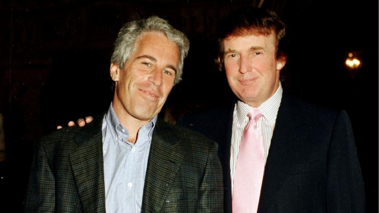 Cómo el caso Epstein complicó a Donald Trump: Presión desde el movimiento MAGA y cuestionamientos por su posible aparición en los documentos