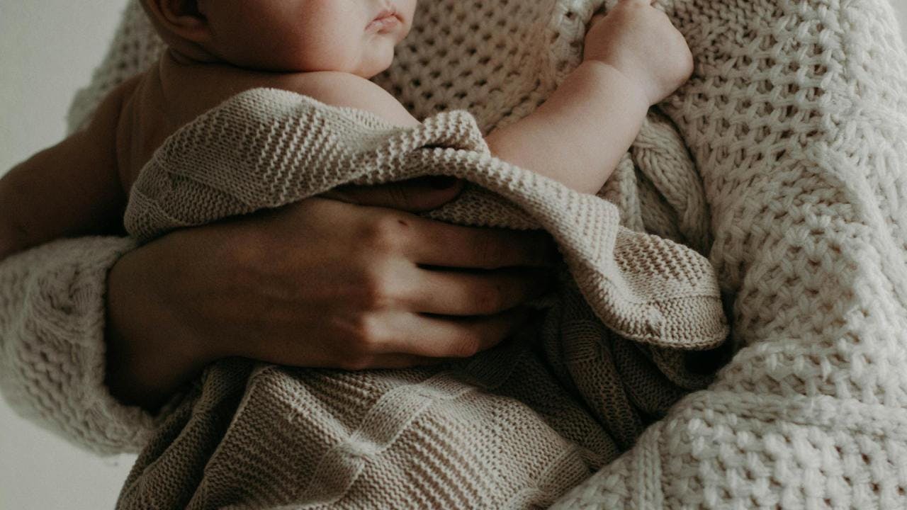 Natalidad continúa a la baja: Nacimientos durante este año son un 41% menos que hace una década