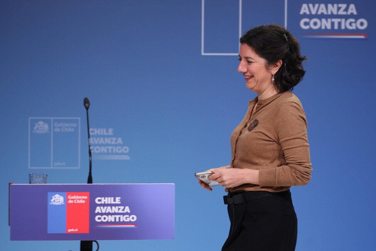 Aisén Etcheverry deja de ser ministra y asume nuevo cargo en La Moneda