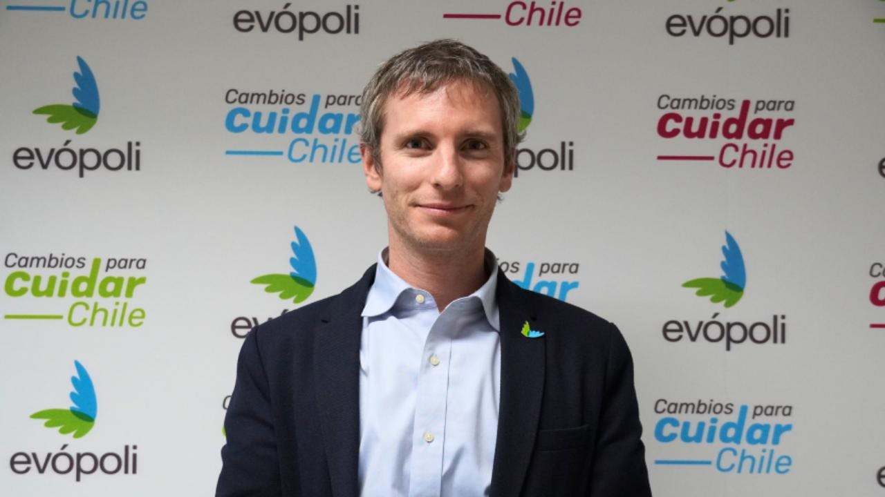 Juan Manuel Santa Cruz: “Hay que poner sobre la mesa quiénes son los candidatos en cada distrito y sobre eso hacer el análisis si conviene o no. Me hace sentido dos listas, es lo que siempre hemos