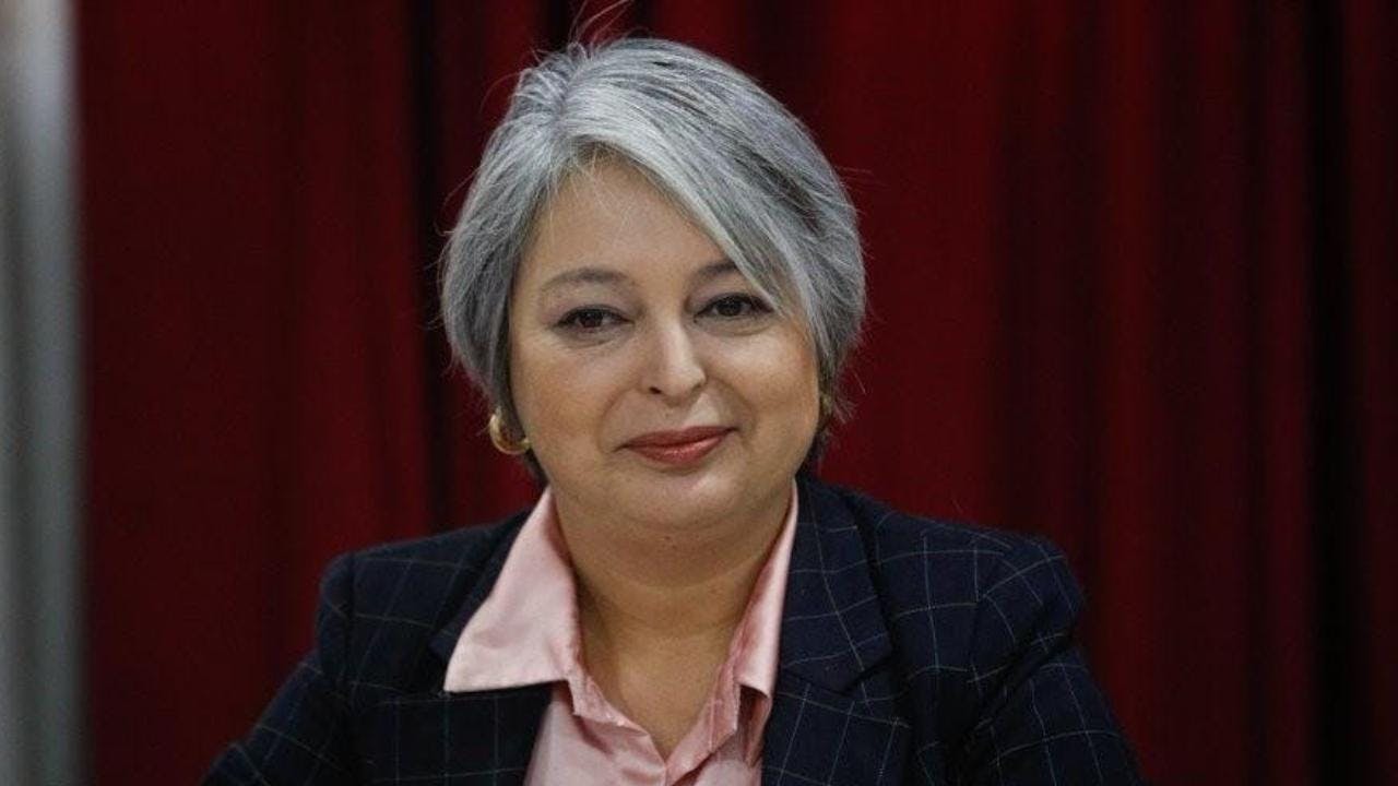 Jara pospone presentación de figuras de su campaña por alerta de tsunami en Chile