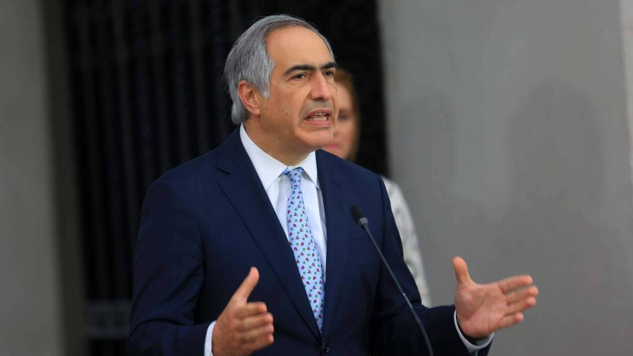 Renovación Nacional: Senadores no denunciarán cuentas de fake news contra Matthei en medio de confrontación con el Partido Republicano