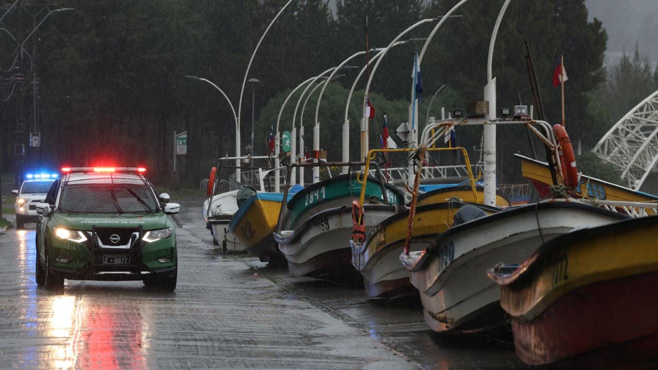 Gobierno defiende medidas tras cancelación de alerta por tsunami: “Más vale pecar de exceso de precaución que después lamentar la muerte”