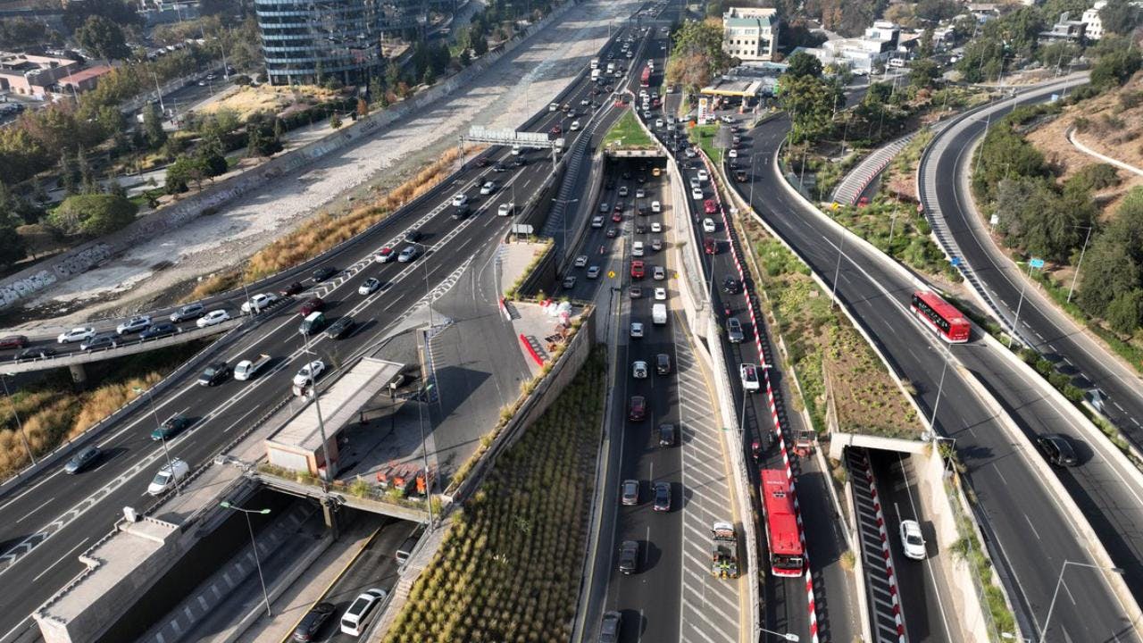 Cierre total del puente Lo Saldes provoca alta congestión vehicular en distintos puntos del sector oriente de Santiago