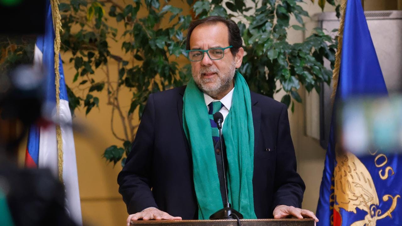 Jaime Mulet por lista única parlamentaria: “Yo creo que hay partidos que tienen mayor responsabilidad, como el partido del Presidente o el de la candidata Jara”