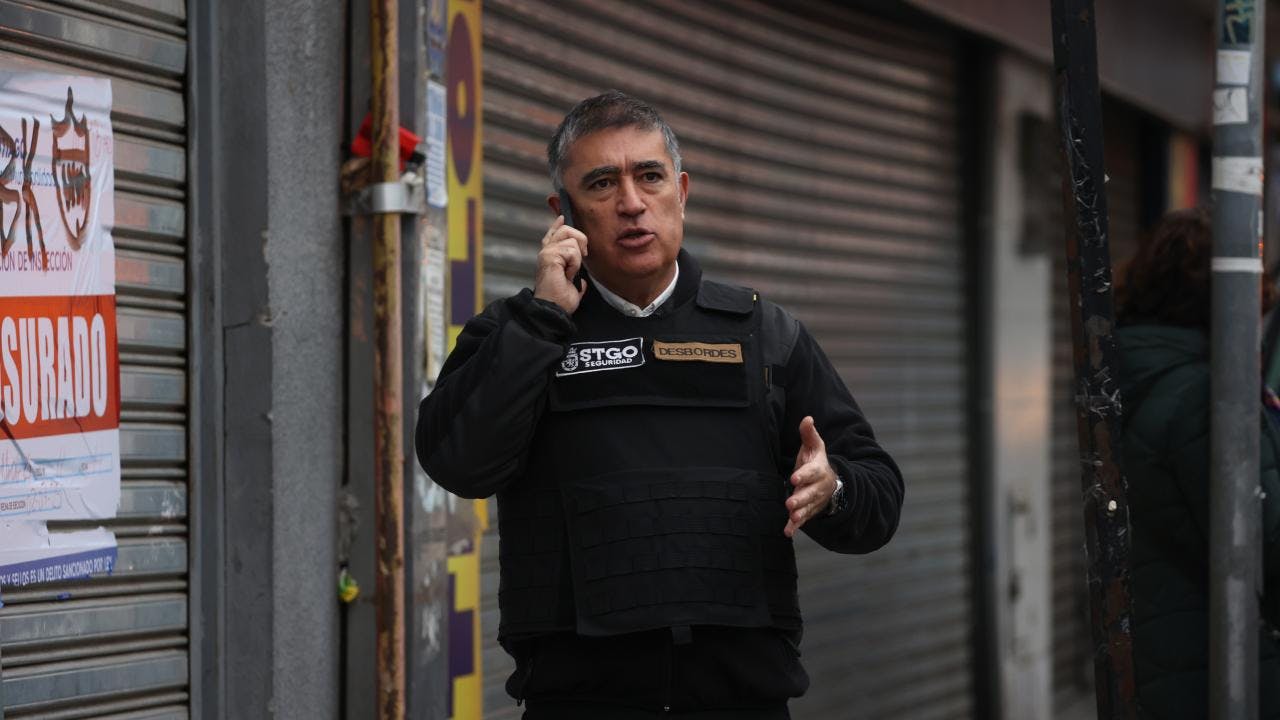 Alcalde Desbordes asegura que hay toda “una estructura que está detrás” de los incidentes en el INBA y detalla que no hay detenidos por los hechos