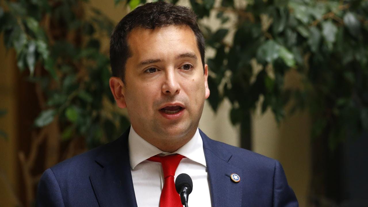 “Yo hubiese sido más duro”: diputado Cristián Araya respalda frase de Kast sobre el Congreso