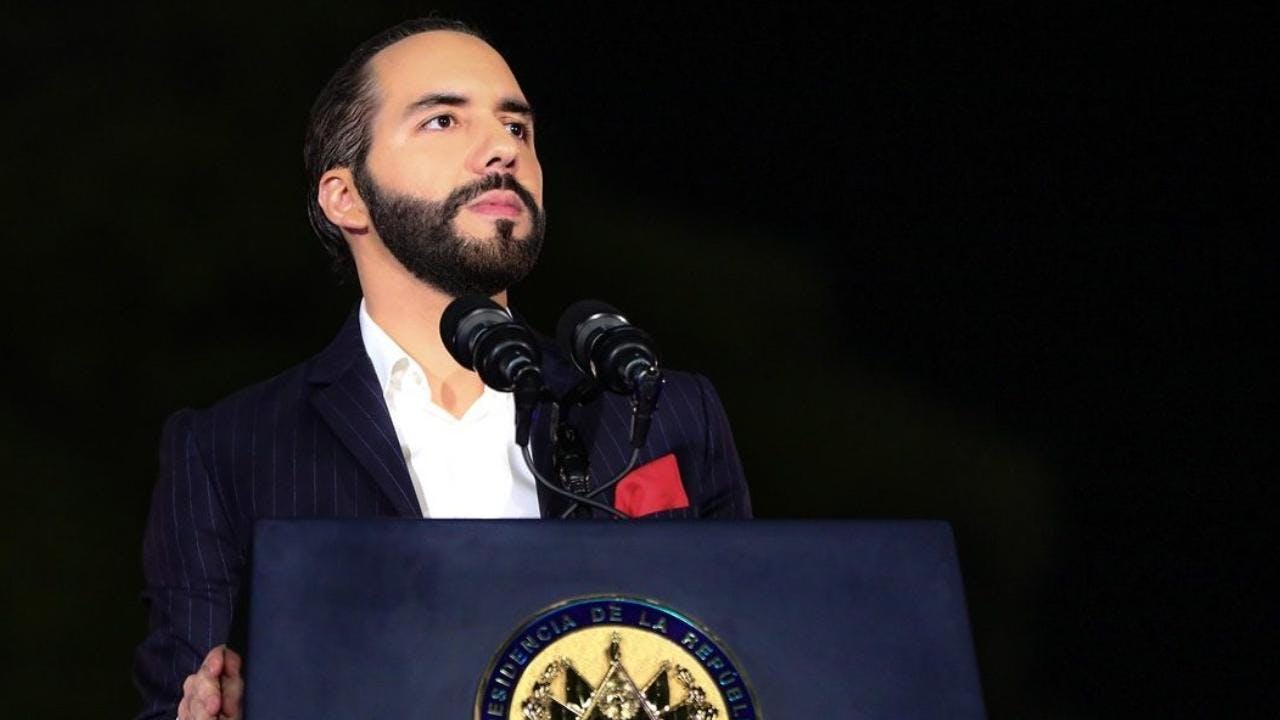 Peinados prohibidos y vestimentas obligatorias: Las nuevas medidas de Nayib Bukele en el salvador