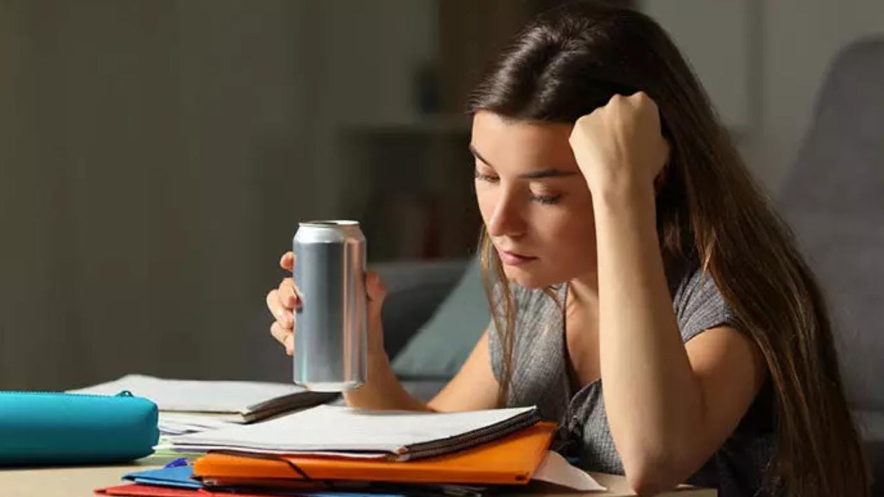 No es tan positivo como se cree: los efectos negativos de las bebidas energéticas