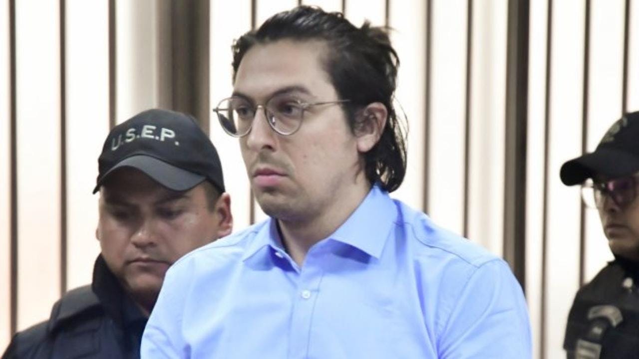 Daniel Andrade inicia el contraataque en caso Democracia Viva: su defensa solicitó la reapertura de la investigación