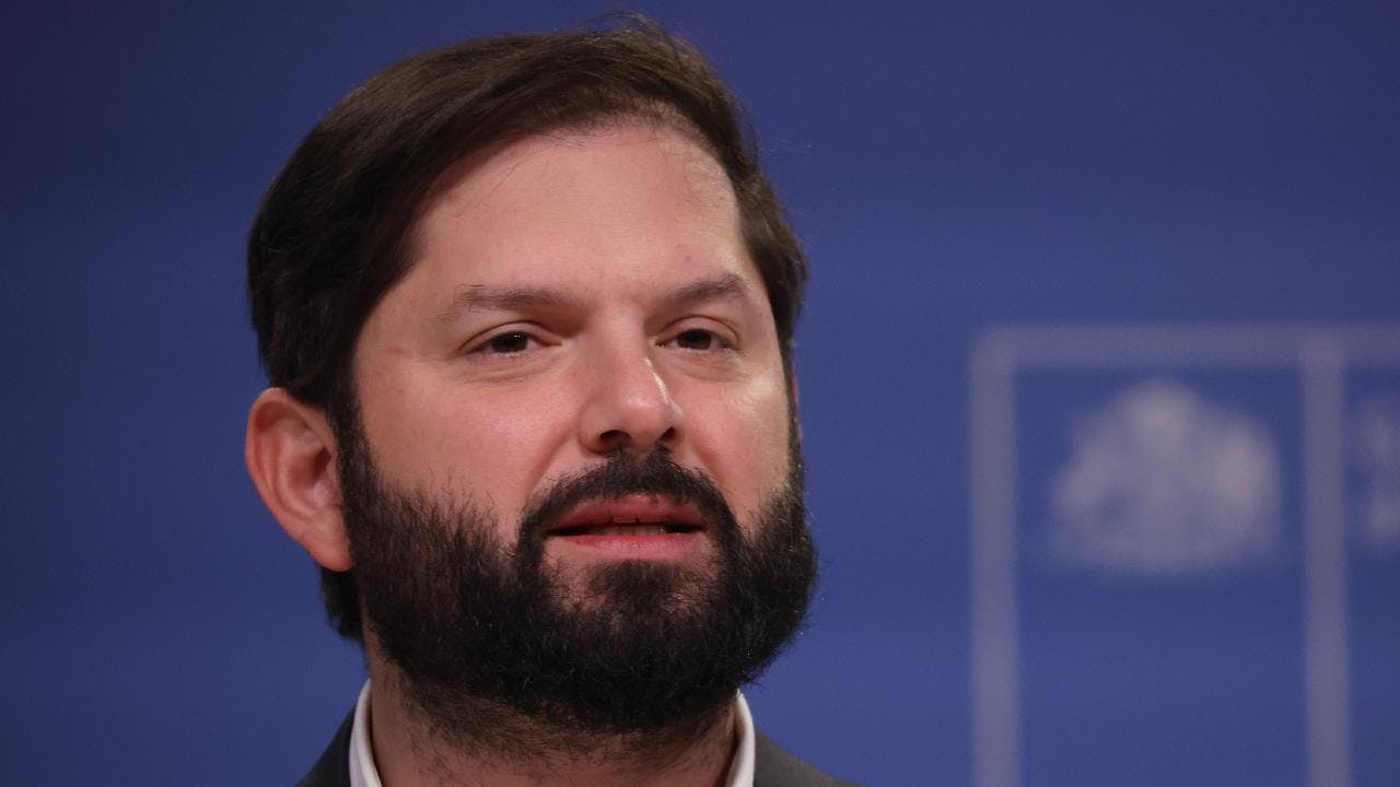 “Estamos felices”: Presidente Boric salta a escena destacando el aumento del PGU en medio de polémicas por la reforma pensiones con Kast