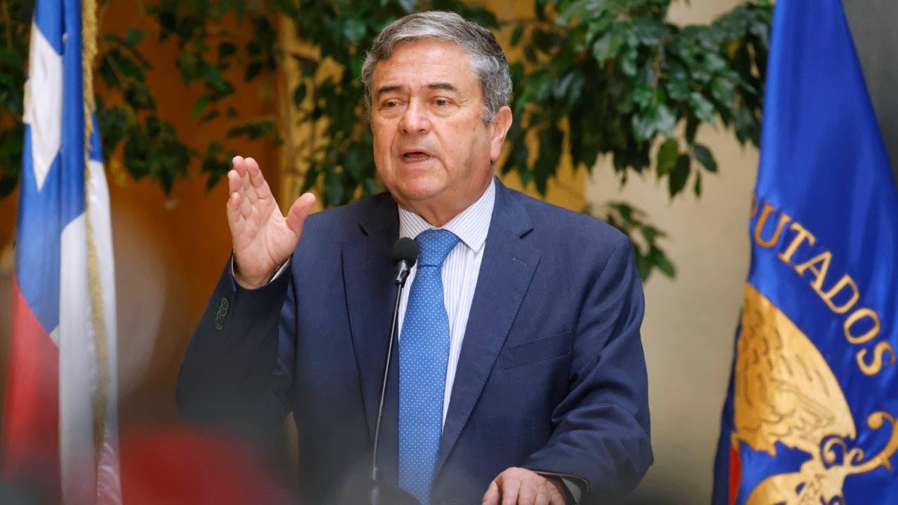 Juan Antonio Coloma por programa de seguridad de Kast: “Una cosa es proponer y otra tener la capacidad de lograr acuerdos entre el Ejecutivo y el Legislativo, y ahí está nuestra ventaja”