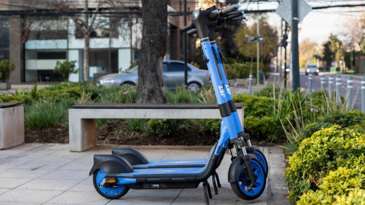 La nueva empresa de scooters que entra a competir en Chile