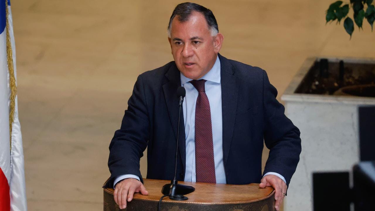 Eric Aedo: “Al parecer Matthei negoció con el mundo de Kast para no presentar la querella en su contra por trolls en redes sociales. Sería bueno que aclaren qué conversaciones hubo”