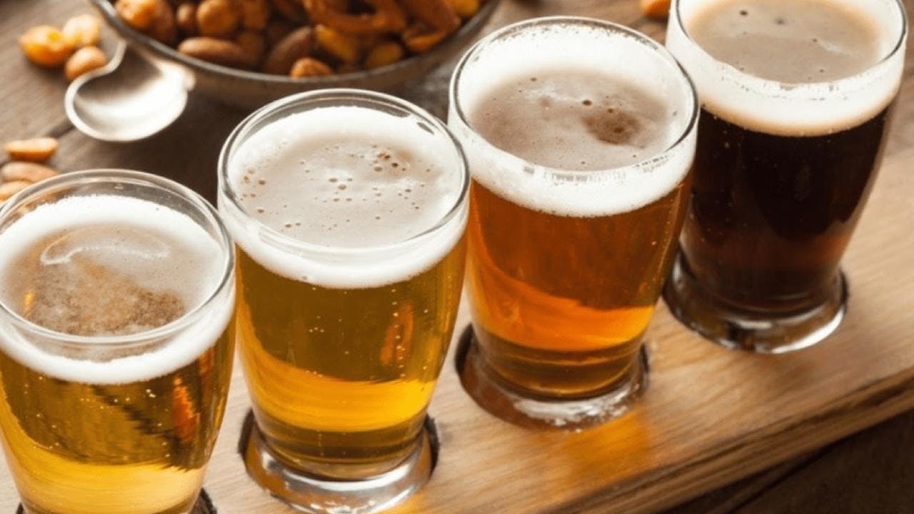 ¿Es el fin de las bebidas alcohólicas?: gigantes del sector sufren pérdidas históricas en seis años