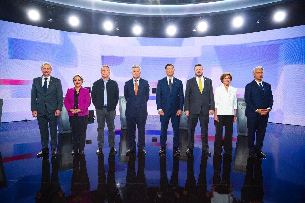 Jara resistiendo a los ataques, Kast complicado por Matthei y sin mayores sobre saltos: Lo que dejó el primer debate televisivo de los candidatos presidenciales