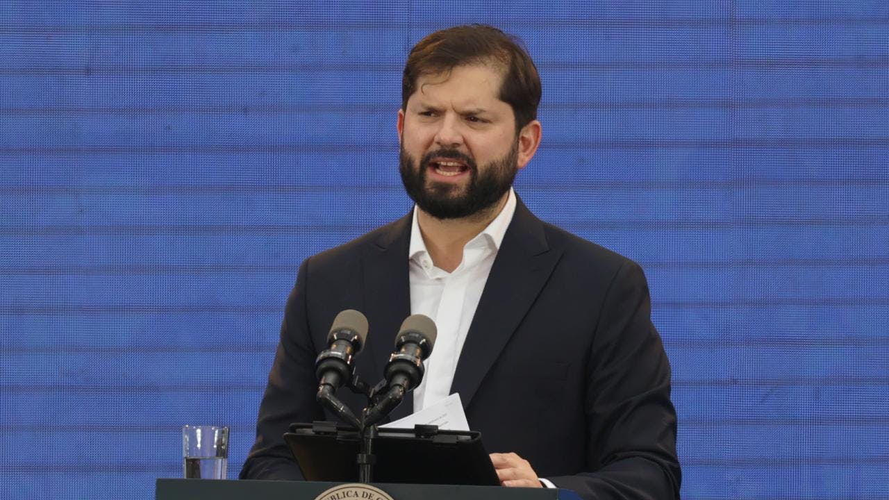 “Nunca es inevitable rendirse ante la violencia ni claudicar la esperanza democrática”: Las palabras del Presidente Boric a 52 años del Golpe de Estado y la continuidad del plan nacional de bús
