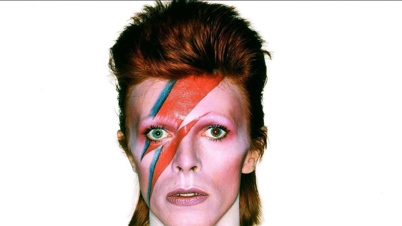 La icónica portada de ‘Aladdin Sane’ de David Bowie podría romper récords como la obra de arte más cara del rock