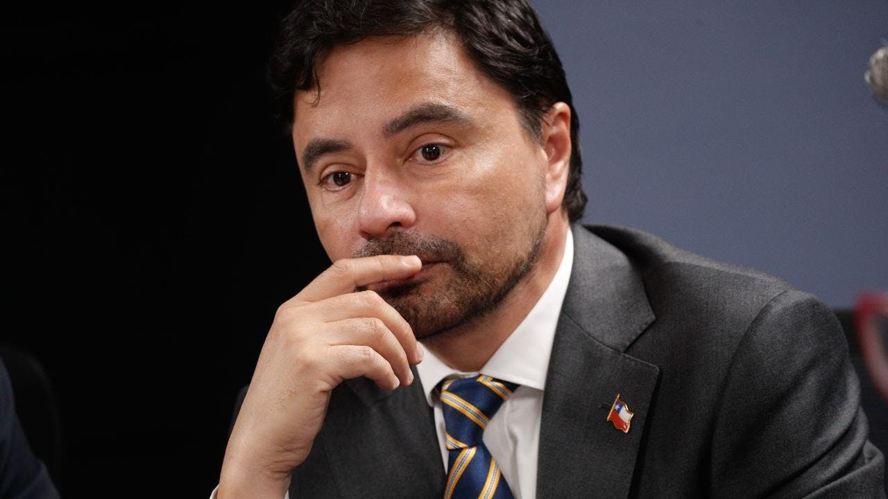 Rodolfo Carter y decisión de Kast de no asistir a debates: "Esta polémica que establece el comando de Jara es bastante artificial y muy conveniente a sus intereses"