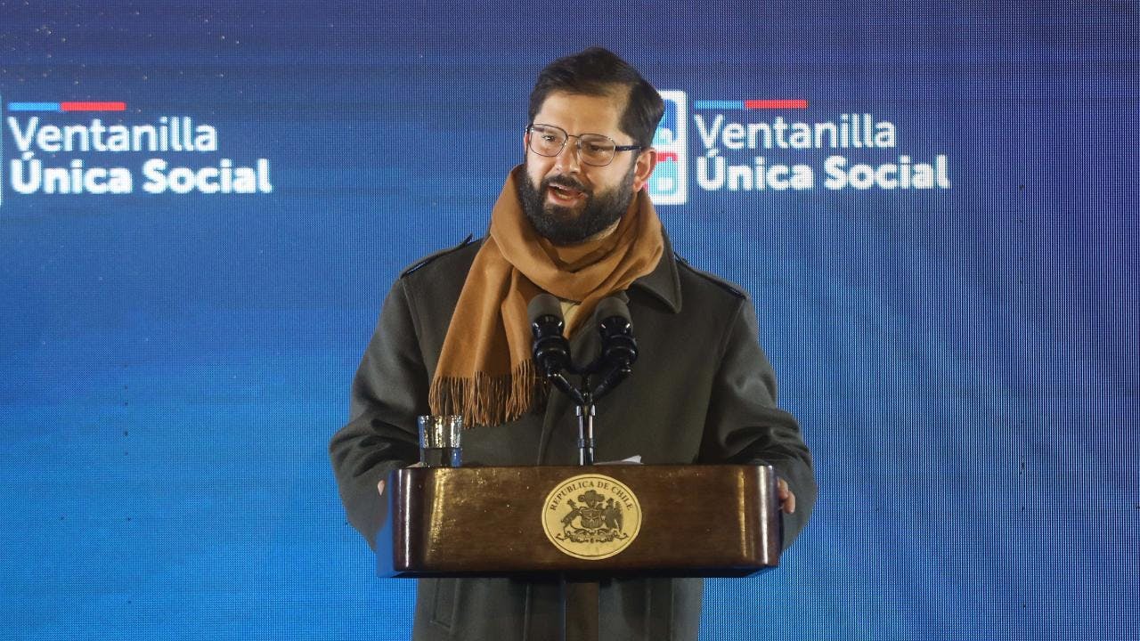Boric emplaza a eléctricas por temporal: “No pueden alegar ’caso fortuito’ ante eventos predecibles”