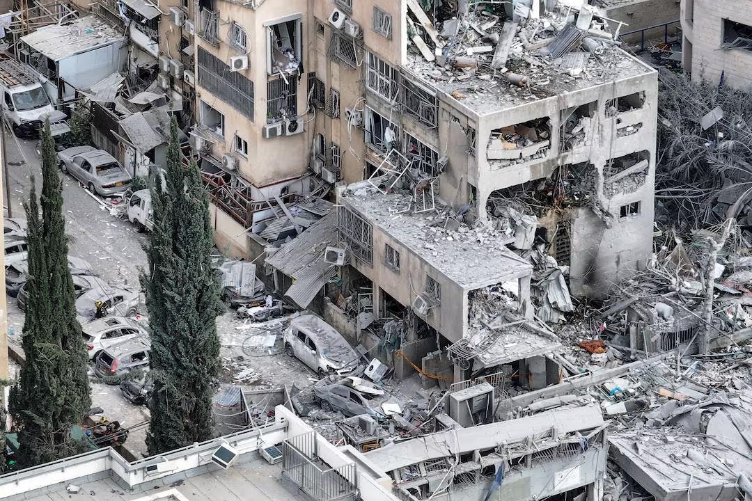 Se recrudecen ataques entre Israel e Irán y Tel Aviv reporta una veintena de muertos y cerca de 90 heridos tras ataques iraníes