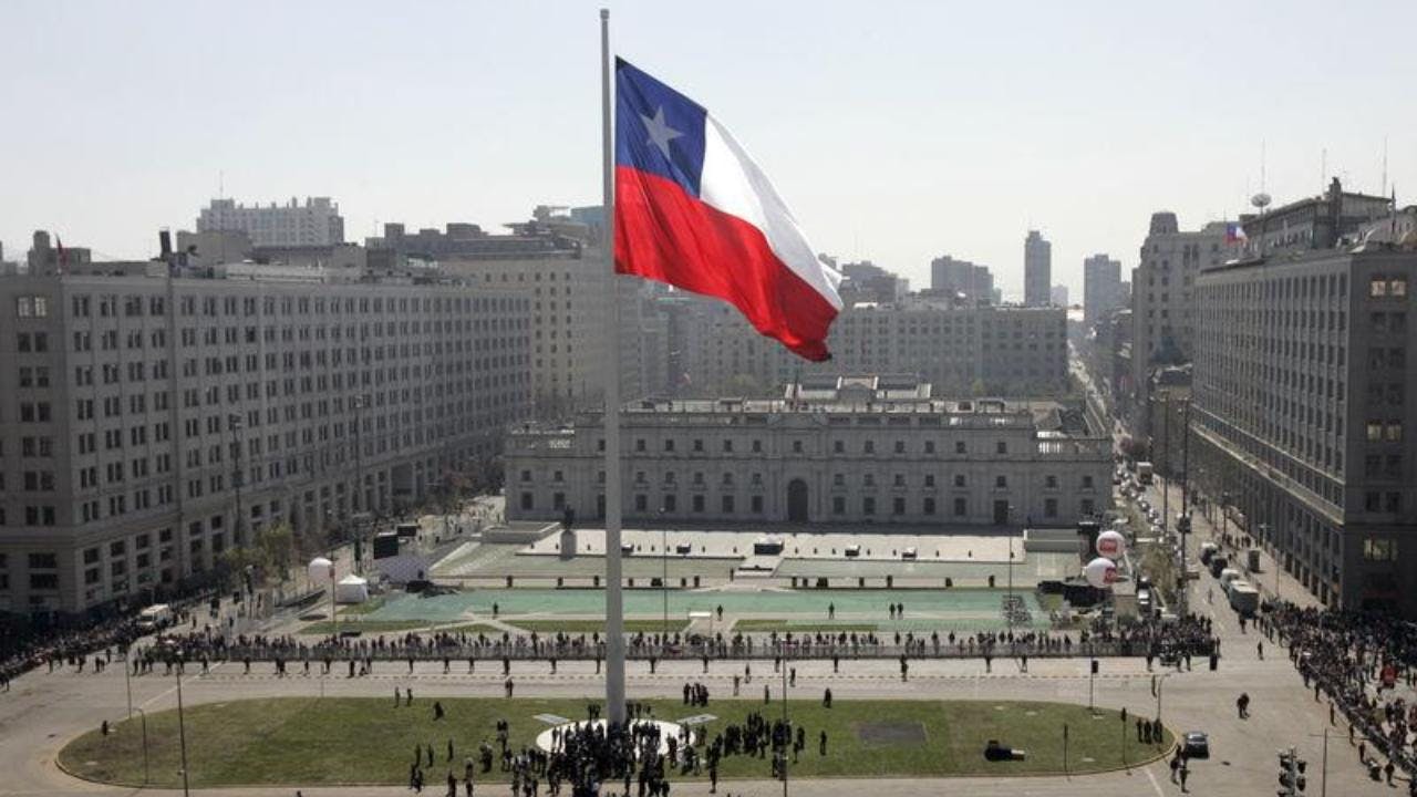 Chile vuelve a niveles pre estallido en ránking de competitividad