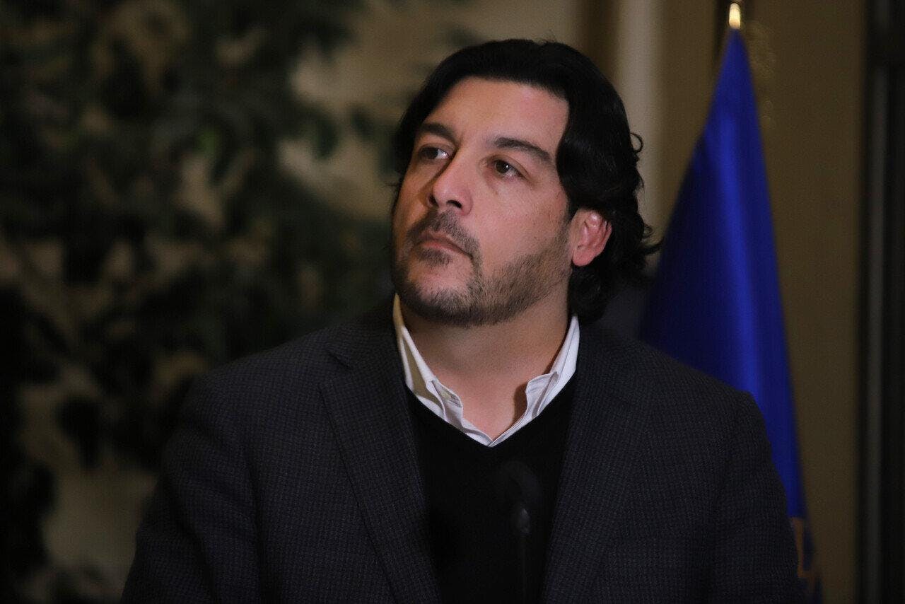 Raúl Leiva: “Podría darse el caso de que parlamentarios hayan presentado licencias médicas para salir del país, y eso sería gravísimo, por eso hay que investigar”