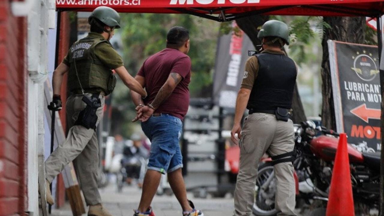 Robos violentos disminuyen en Chile, pero la RM sigue estancada con casi 40 casos diarios