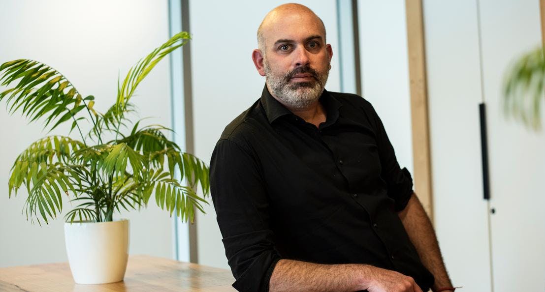 Roberto Izikson sobre primaria oficialista: “Están enfrentados dos estilos de liderazgo, quiénes se parecen más a Boric y a Bachelet. La elección va a pasar mucho por ahí”