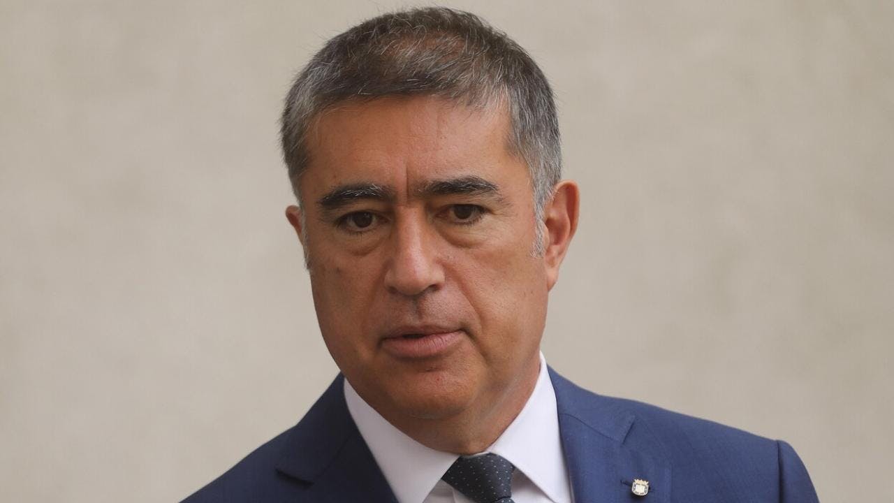 Mario Desbordes sobre la crítica a Etcheverry por abordar dichos de Landerretche: “Ella está de vocera y no le corresponde entrar en discusión. El Gobierno no tiene por qué salir a calmar las ag