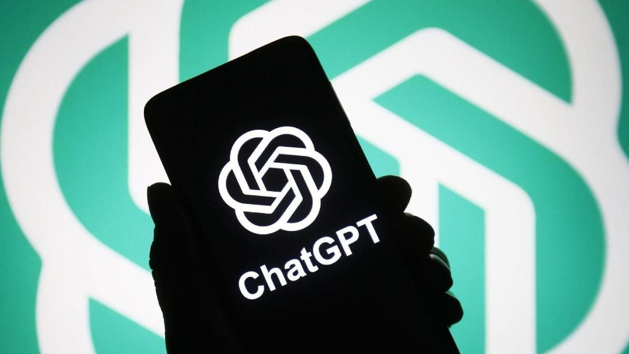 La caída mundial de ChatGPT: lo que dice la empresa y los memes que dejó